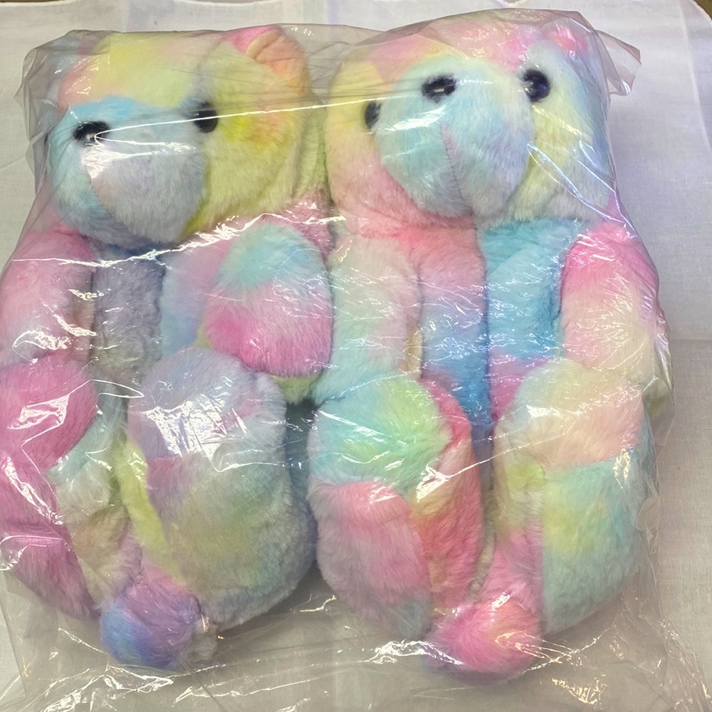 Fuzzy fur BEAR SLIPPERS with tie dye color for indoors